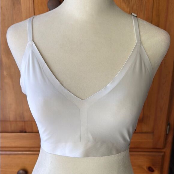 Lucky Brand White V-Neck Bra - Picture 1 of 6